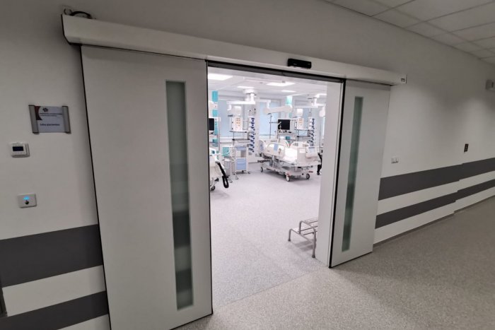 Ilustračný obrázok k článku Je výkladnou skriňou: Rekonštrukcia nemocnice v Starej Ľubovni stála vyše milión eur, FOTO