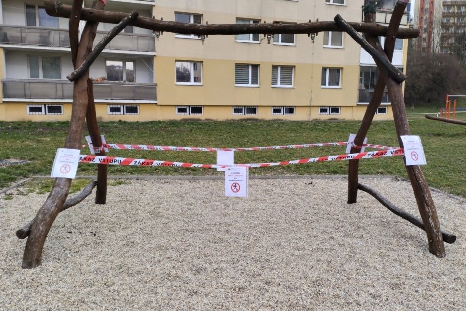 Ilustračný obrázok k článku Bystričanov čakalo na ihriskách PREKVAPENIE: Prečo zmizli hojdačky či herná zostava? FOTO