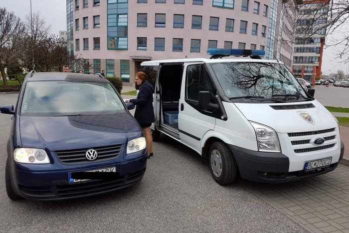 Ilustračný obrázok k článku DAŇOVÉ priznanie sa dá podať aj z AUTA: Skvelý zlepšovák môžete využiť v Petržalke