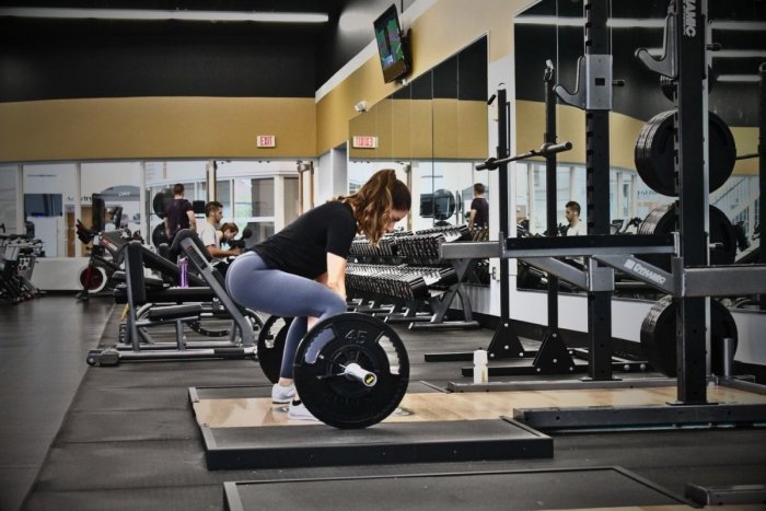 Ilustračný obrázok k článku Muža vytáča, čo sa začalo diať vo fitkách a mnohí s ním súhlasia: Radšej s tým prestaňte!