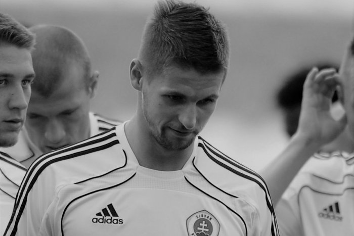 Ilustračný obrázok k článku Na Slovensko prišla veľmi SMUTNÁ správa: Zomrel bývalý futbalista Slovana. Mal 39 rokov