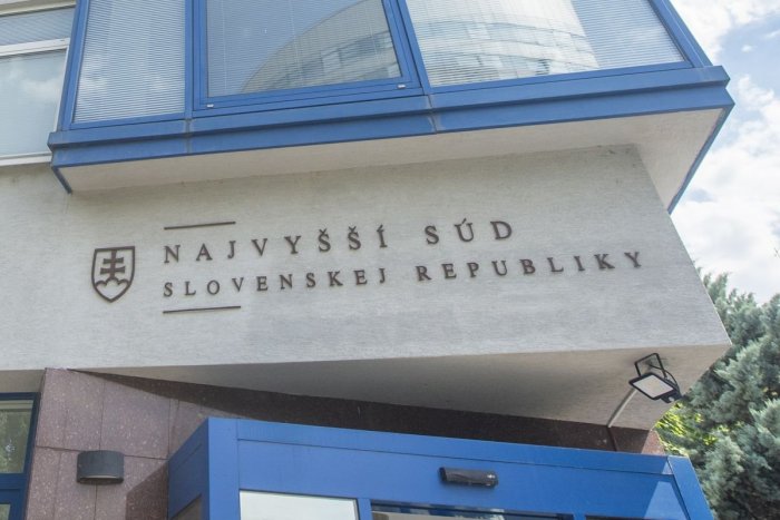 Ilustračný obrázok k článku Najvyšší súd rozhodol:  Exšéf trnavskej krajskej polície zostáva stíhaný na slobode