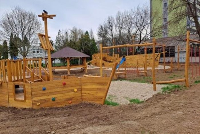 Ilustračný obrázok k článku Projekt za desiatky tisíc eur: Nové inkluzívne ihrisko už slúži verejnosti
