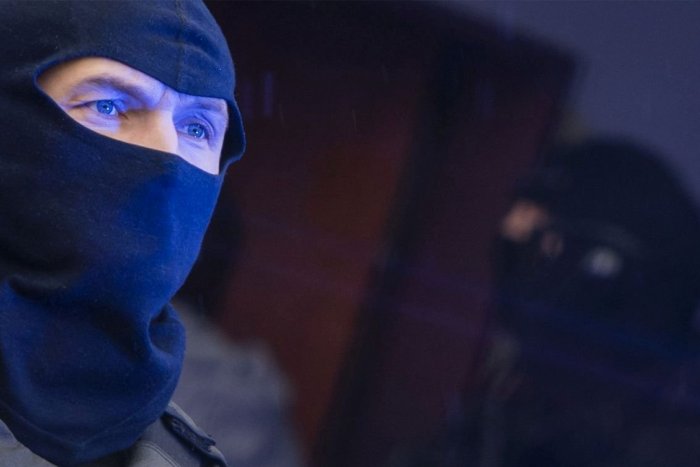 Ilustračný obrázok k článku Syn sa vyhrážal matke zabitím: Zasahovali KUKLÁČI aj vyjednávač!