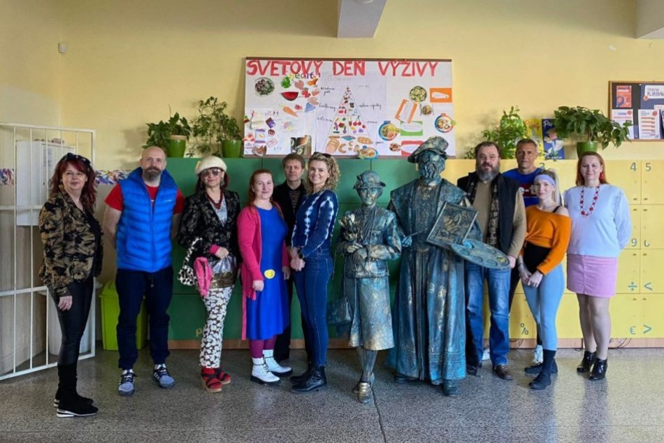 Ilustračný obrázok k článku Unikátny zážitok na škole v Trnave: Na Prvoaprílovom učení vyučovali hostia a rodičia