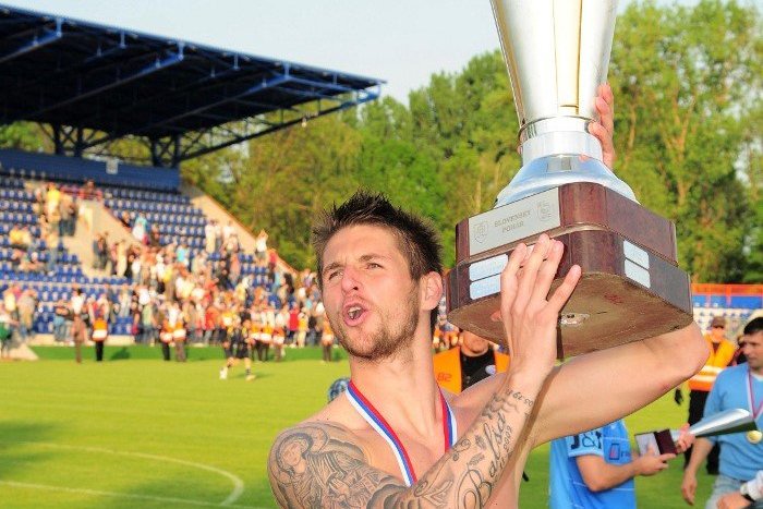 Ilustračný obrázok k článku DOJÍMAVÉ slová zo Slovana do futbalového neba: Mario, nikdy nezabudneme! FOTO