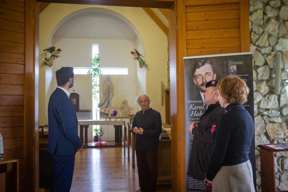 Ilustračný obrázok k článku Poslanci si pochutili na charitatívnom punči: Pre hospic vyzbierali STOVKY eur