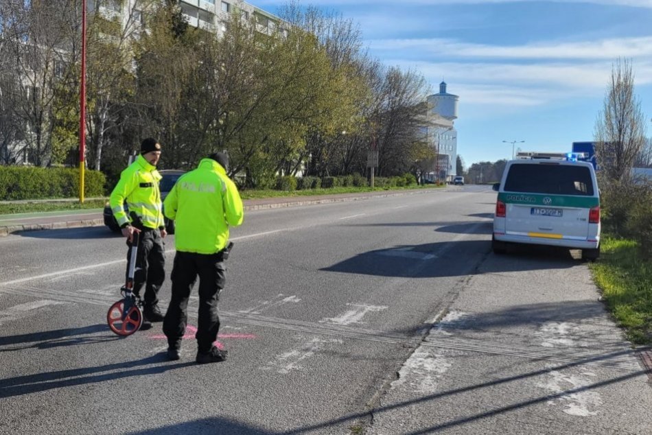 Ilustračný obrázok k článku V Trnave na priechode zrazilo auto školáčku: Mladé dievča skončilo v nemocnici