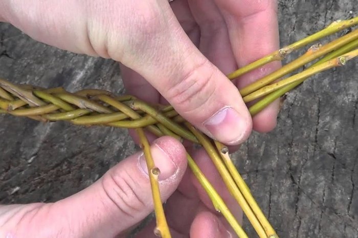 Ilustračný obrázok k článku Vyrobte si vlastný korbáč: Návod, s ktorým to zvládne naozaj každý! VIDEO