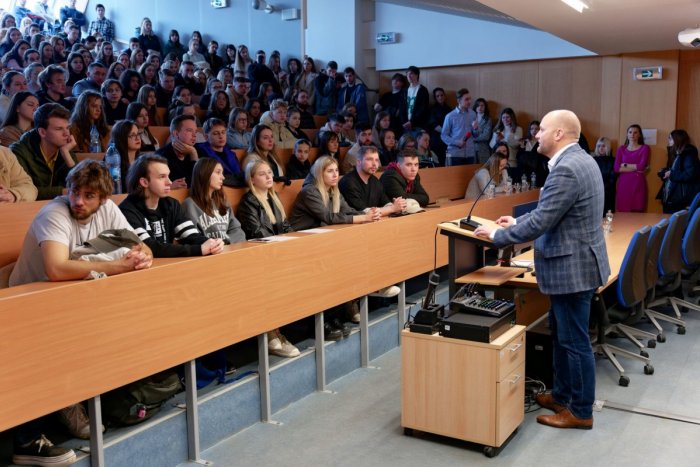 Ilustračný obrázok k článku Minister Naď prišiel na univerzitu: O čom diskutoval s prešovskými študentmi?