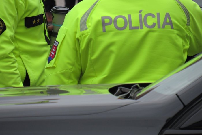 Ilustračný obrázok k článku Šokujúci prípad v Tatranskej Lomnici: Mladá Sabinovčanka pod vplyvom drog NAPADLA policajta