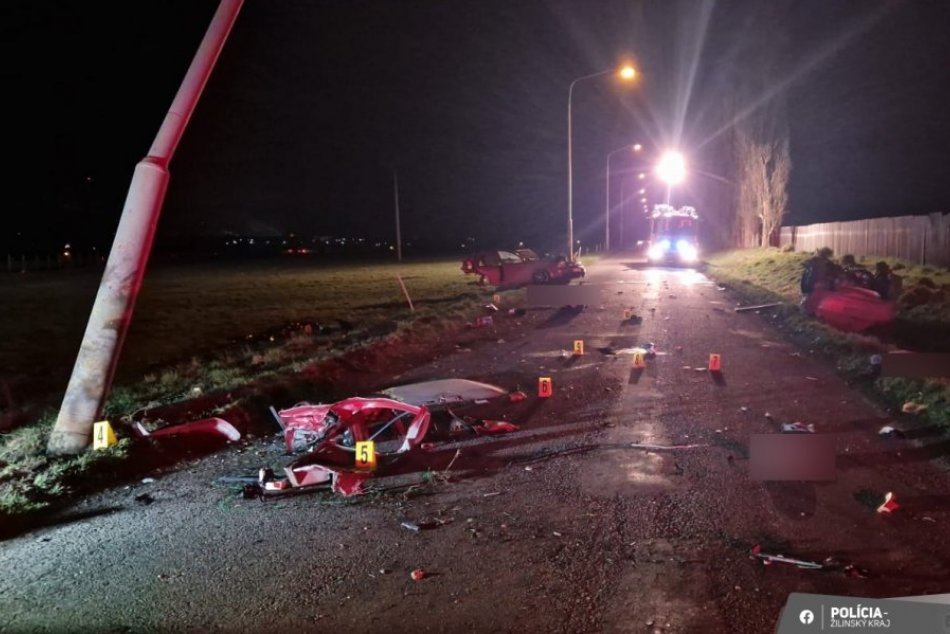 Ilustračný obrázok k článku Veľkonočnú nedeľu poznačila HRÔZOSTRAŠNÁ nehoda: Na mieste vyhasli 3 ľudské životy, FOTO