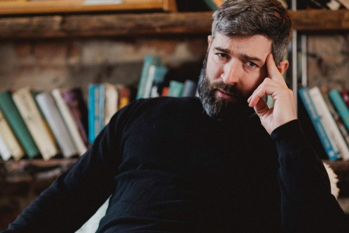 Ilustračný obrázok k článku Spevák ITCHO Pčelár potešil fanúšikov: Po rokoch sa s kapelou vracia k hudbe