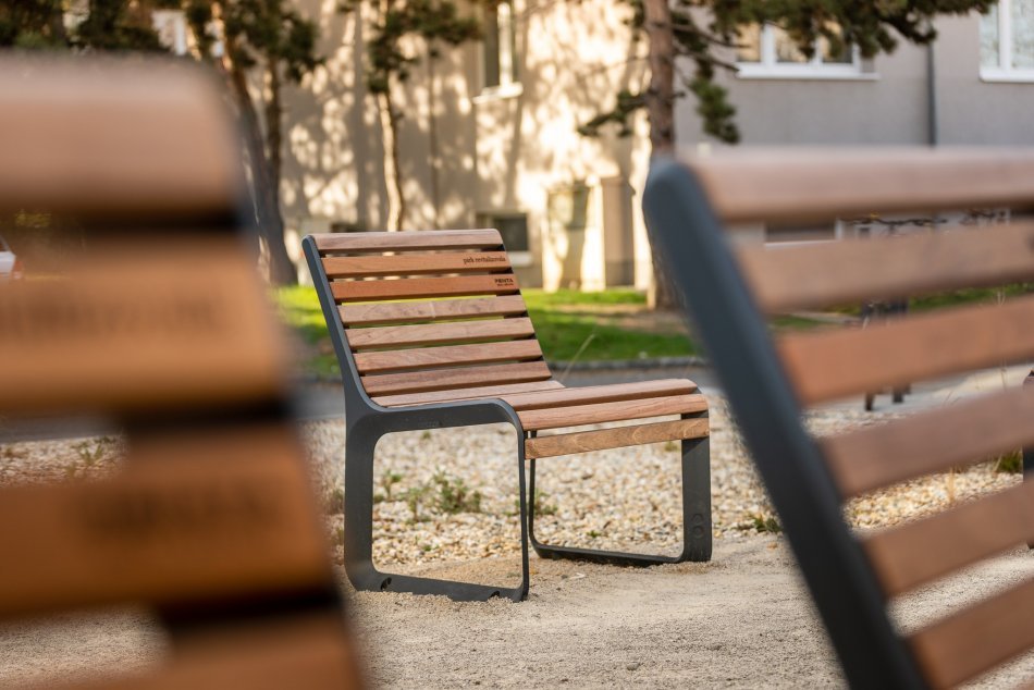 Ilustračný obrázok k článku Ďalší PARK v Bratislave je po rekonštrukcii: V Novom Meste sa tešia z tohto SÚSOŠIA, FOTO