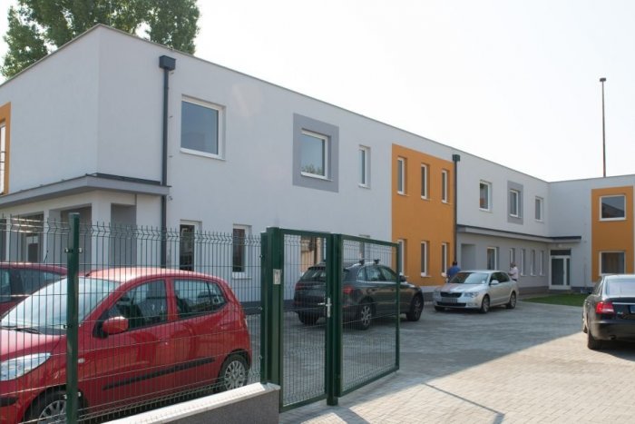 Ilustračný obrázok k článku Chcete zarábať VIAC ako 1 100 eur: Mesto Nitra potrebuje možno práve VÁS!