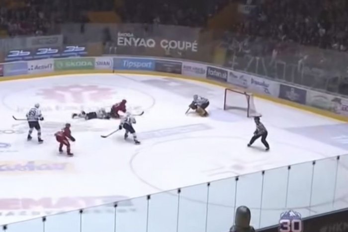 Ilustračný obrázok k článku Hokejové semifinále rozhodol SPORNÝ verdikt: HLASUJTE: Malo byť trestné strieľanie? VIDEO