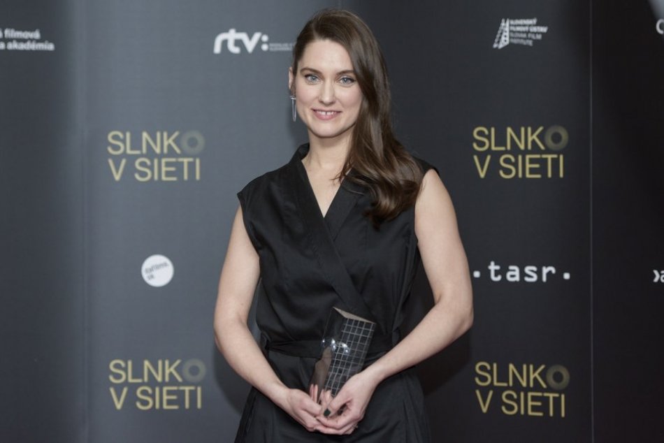 Ilustračný obrázok k článku Slnko v sieti ovládli Piargy, odniesli si 11 CIEN: Najlepšou herečkou je Judit Bárdos