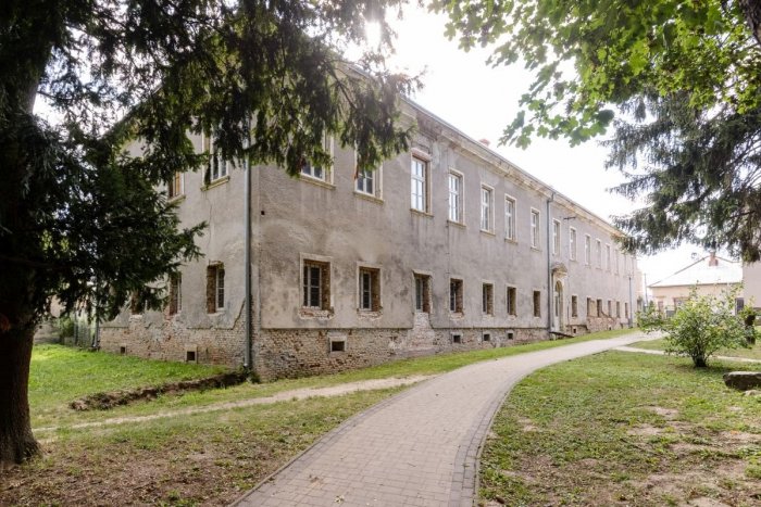 Ilustračný obrázok k článku Bývajte ako v ROZPRÁVKE! Neďaleko Nitry PREDÁVAJÚ historický kaštieľ