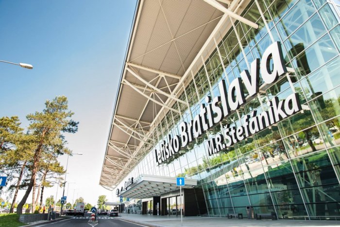 Ilustračný obrázok k článku Letisko Bratislava má za sebou PARÁDNY rok! Počet pasažierov bol REKORDNÝ