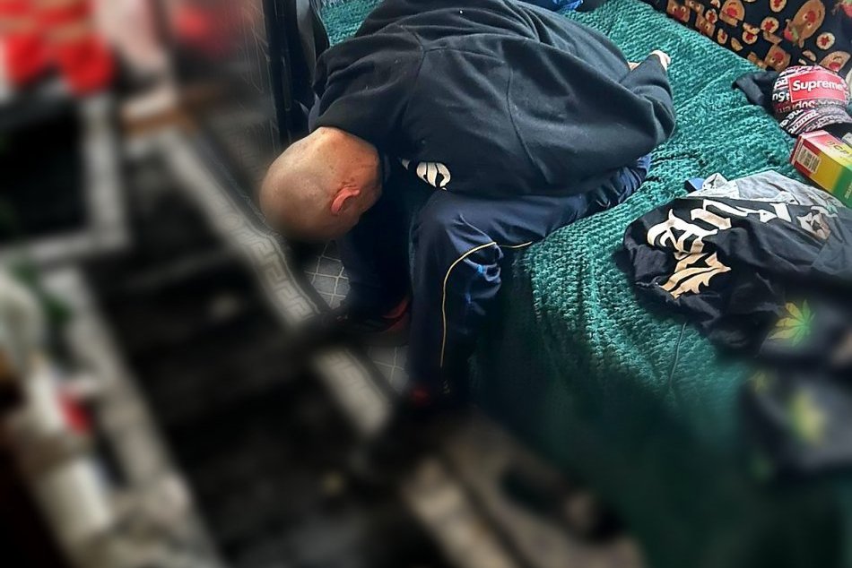 Ilustračný obrázok k článku PROTIDROGOVÝ zásah na juhu stredného Slovenska: Zadržané osoby už boli za drogy odsúdené, FOTO