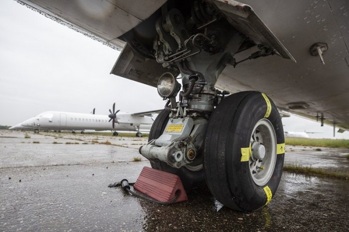 Ilustračný obrázok k článku ŠOK na letisku! V podvozku lietadla našli MŔTVE telo čierneho pasažiera