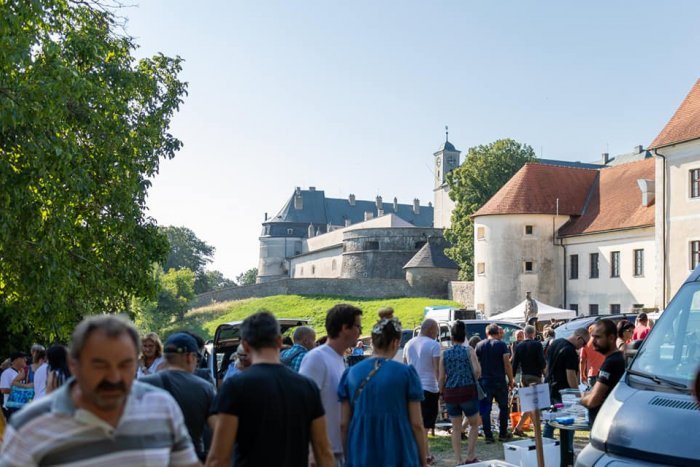 Ilustračný obrázok k článku Hrad Červený Kameň zaplnia zberatelia: Prichádza prvý tohtoročný TRH starožitností