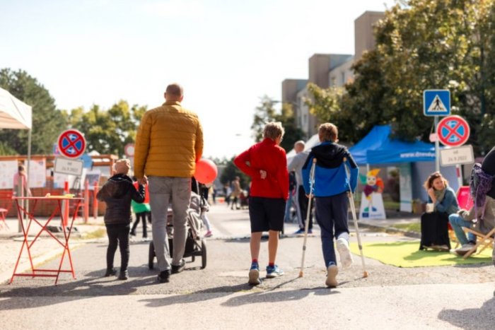Ilustračný obrázok k článku Ulice na hranie: Okolie desiatich škôl v Bratislave ožije nevšedným FESTIVALOM