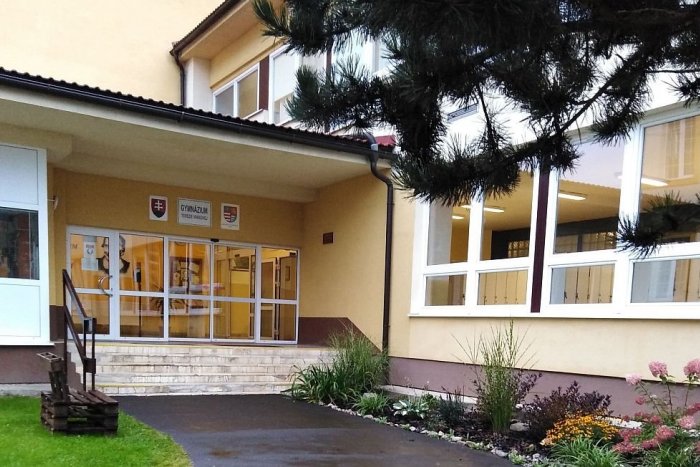 Ilustračný obrázok k článku V škole vybudujú NOVÚ telocvičňu, slúžiť bude aj pre verejnosť: Koľko miliónov zhltne?