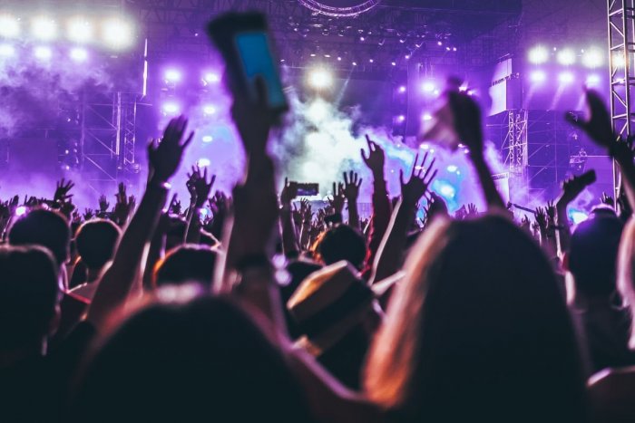 Ilustračný obrázok k článku VIDEO: Svetoznáma kapela spievala po východniarsky! Čo poviete, ako im to išlo?