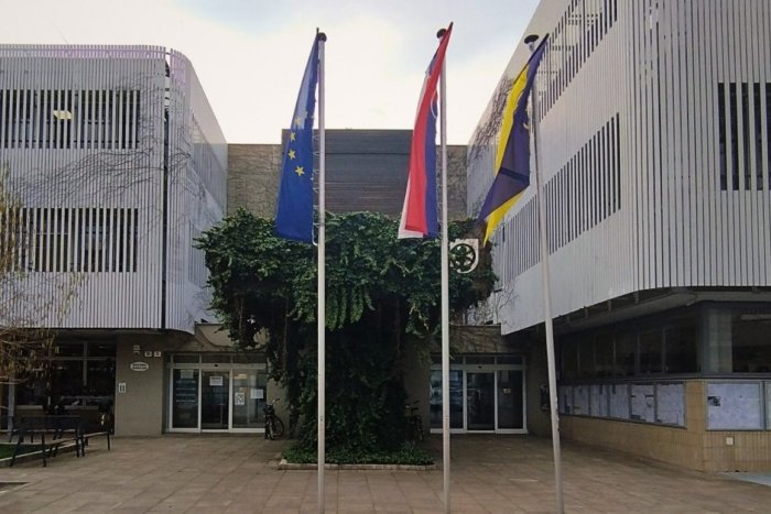 Ilustračný obrázok k článku Aby ste nechodili ZBYTOČNE: Mestský úrad a radnica budú ZATVORENÉ!