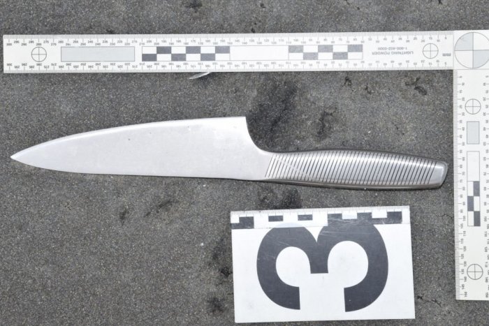 Ilustračný obrázok k článku Maskovaný muž vykradol obchod: S NOŽOM v ruke ohrozoval predavačku