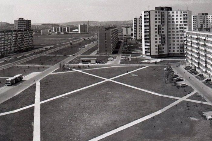 Ilustračný obrázok k článku Sídlisko sa jej menilo pred očami: Pozrite si ZÁBERY, medzi ktorými je 50-ročný rozdiel