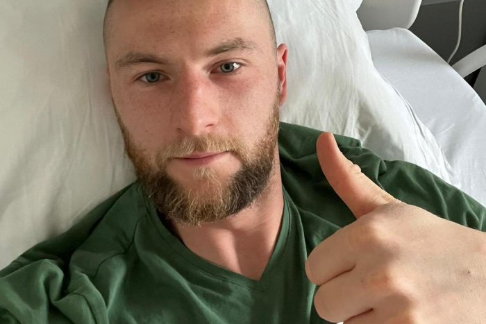 Ilustračný obrázok k článku Hrozí mu, že si už za Miláno nezahrá: Po operácii chrbtice bude Škriniar dlho maródovať