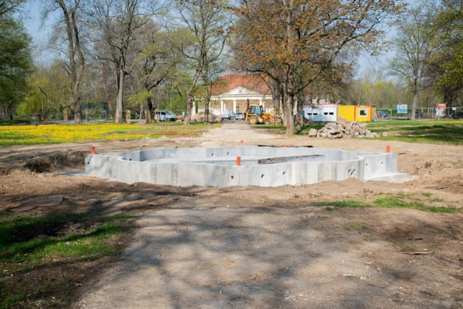 Ilustračný obrázok k článku Presúvajú zvernicu a mení sa i žabia fontána: Ako bude vyzerať park za 5 MILIÓNOV?