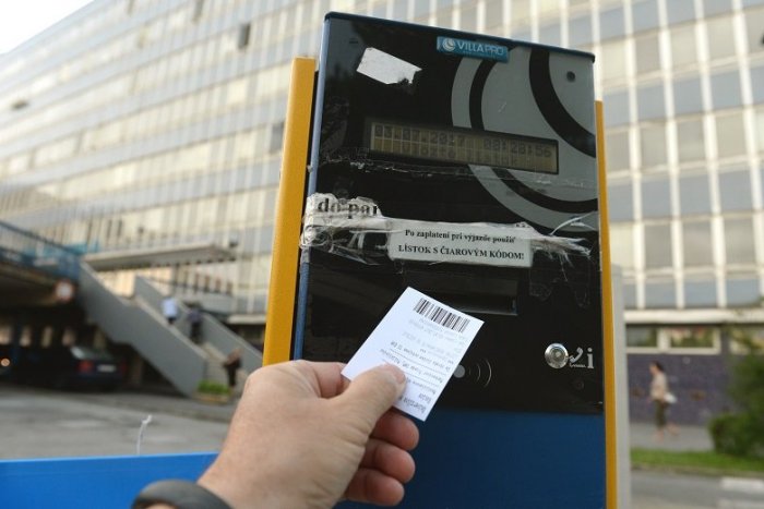 Ilustračný obrázok k článku Do mesta radšej pešo? Parkovanie v Košiciach ZDRAŽIE! Vodiči si priplatia aj o 100 percent