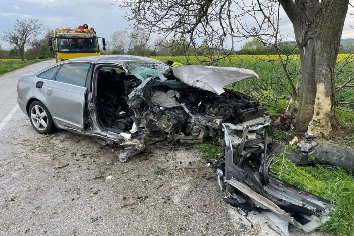 Ilustračný obrázok k článku Tragická nehoda mladej posádky: Vodič NAFÚKAL, dievča svoj boj o život PREHRALO