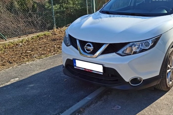 Ilustračný obrázok k článku Čaká nás PEKLO? Od októbra NESMÚ parkovať autá na chodníkoch! Aký majú Michalovce plán?