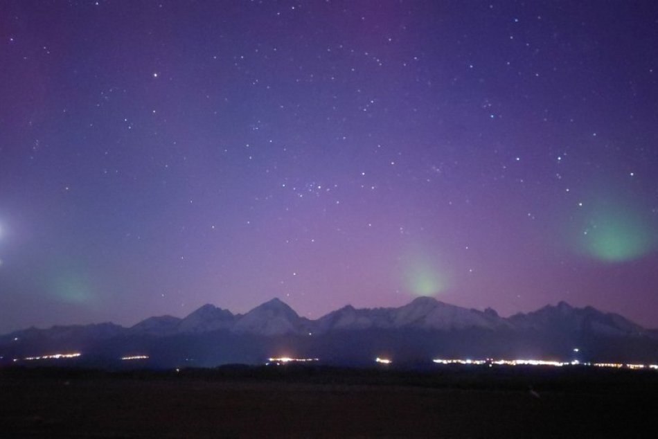 Ilustračný obrázok k článku Nádhera z letiska: Aj v Poprade ľudia sledovali polárnu žiaru v plnej paráde, FOTO