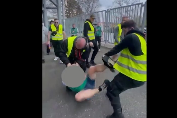 Ilustračný obrázok k článku NECHUTNÝ škandál u našich susedov: Usporiadatelia BRUTÁLNE zbili fanúšika! VIDEO