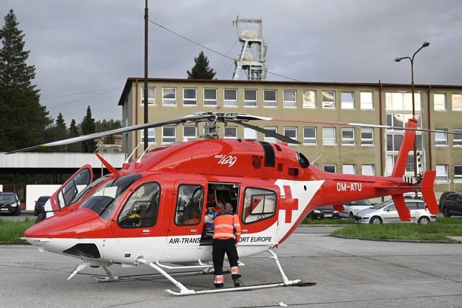 Ilustračný obrázok k článku ŤAŽKO ZRANENÍ z Bane Nováky: Dvaja ľudia zostávajú napojení na umelú pľúcnu ventiláciu