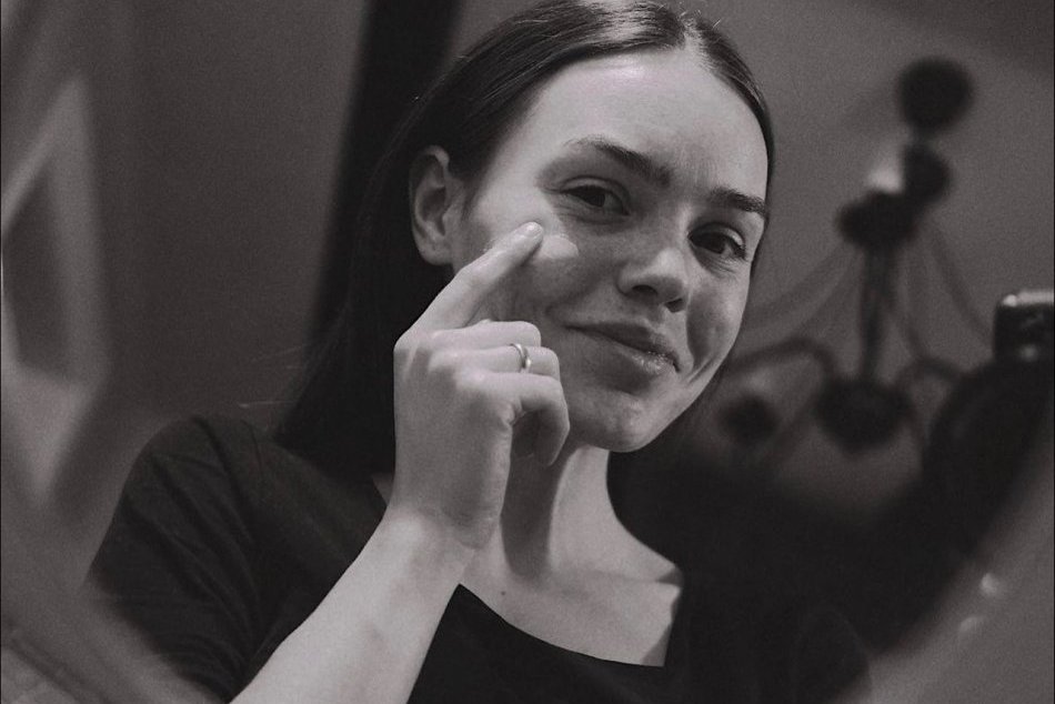 Ilustračný obrázok k článku Herečka Bartalos sa ODDALA Bohu: Jej výrok na adresu gejov a lezbičiek POBÚRIL Slovákov!