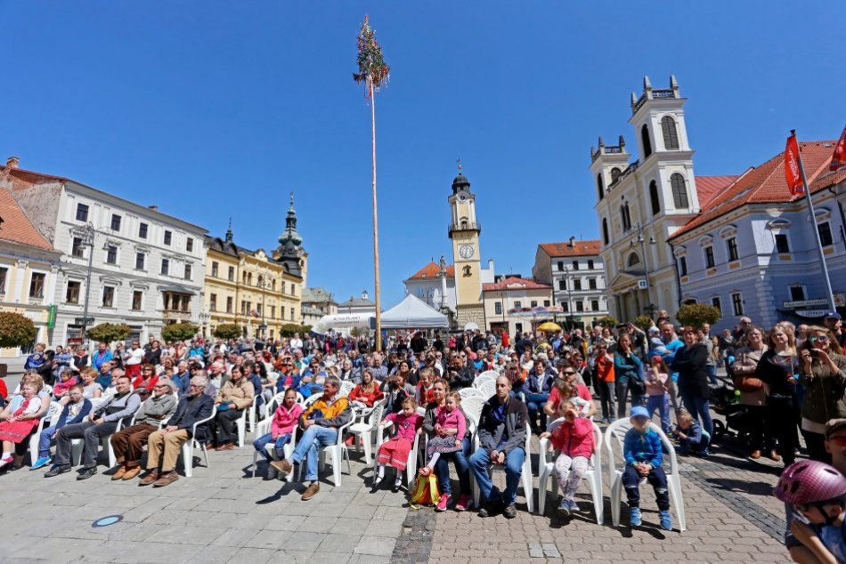 Ilustračný obrázok k článku TOP akcie, ktorými odštartuje MÁJ: Bystricu zaplnia VETERÁNY a lákajú aj KONCERTY