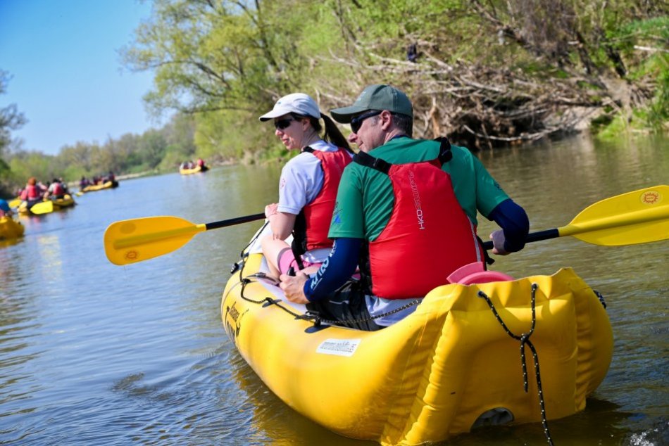 Ilustračný obrázok k článku Vodáci otvorili sezónu v Trnavskom kraji: Splavili tri rieky naraz, VIDEO