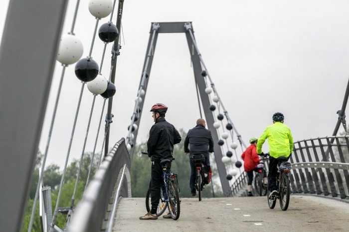 Ilustračný obrázok k článku Objavujte Záhorie na dvoch kolesách: Odvezie vás tam CYKLOBUS