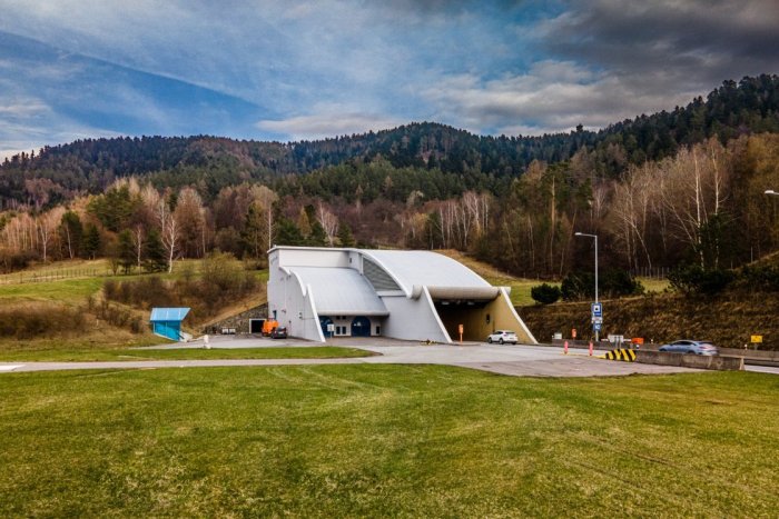 Ilustračný obrázok k článku Vodiči budú musieť ísť cez horský priechod: Tunel Branisko uzatvoria až na takmer 5 dní