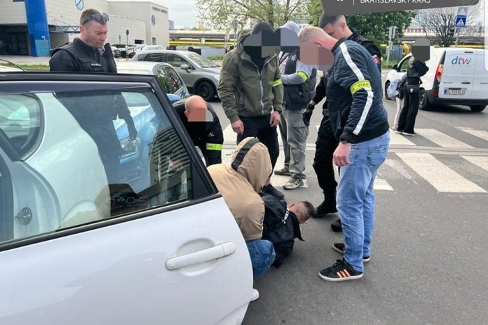 Ilustračný obrázok k článku Mladík PREPADOL záložňu, ale z lupu sa tešil len ŠTYRI dni: Hrozí mu 12 rokov!