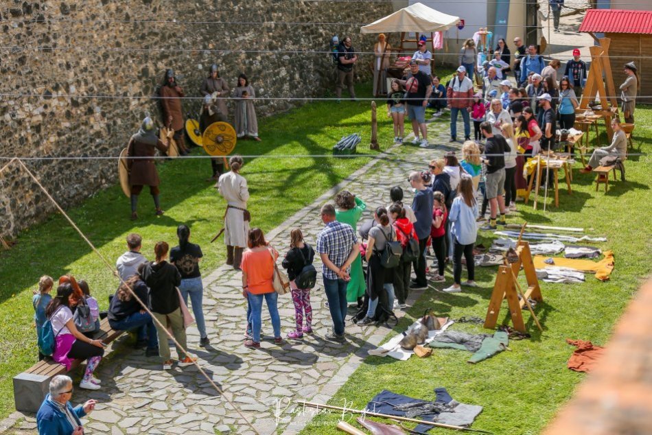 Ilustračný obrázok k článku Nitriansky hrad ožije: Dobový spolok pripravil zážitkový PROGRAM