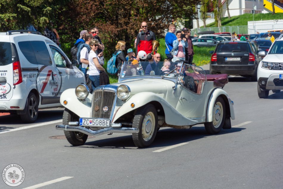 Ilustračný obrázok k článku Spanilá jazda VETERÁNOV aj šou SKEJTBORDISTOV: Malá obec chystá bohatý PROGRAM