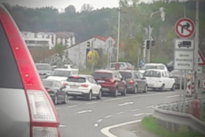 Ilustračný obrázok k článku Značenie OBCHÁDZKY na východe pobavilo šoférov: Ešte ste také nevideli! FOTO