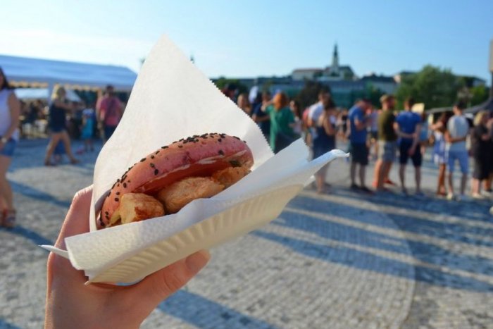 Ilustračný obrázok k článku Nitránsky Street Food Fest prichádza! Prinesie štyri dni plné hudby a skvelého jedla
